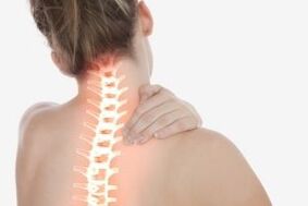 Douleur au cou dans l'ostéochondrose