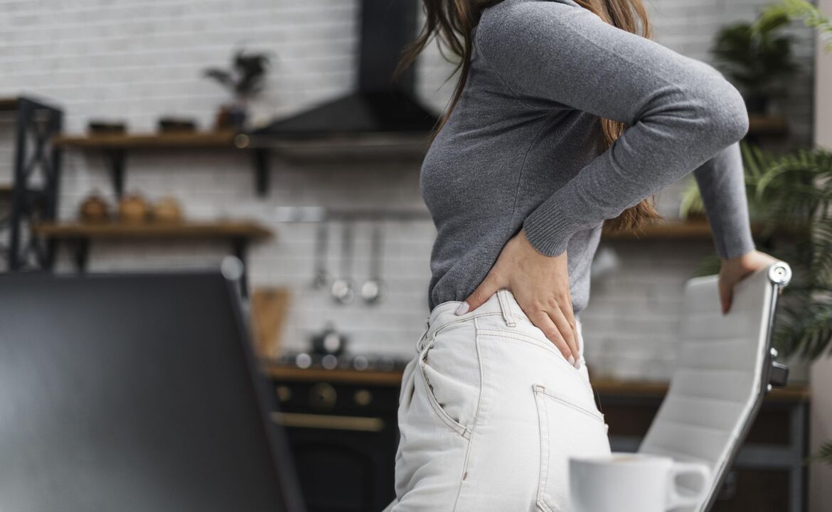 Les maux de dos dans la région lombaire sont un symptôme courant qui accompagne diverses pathologies. 