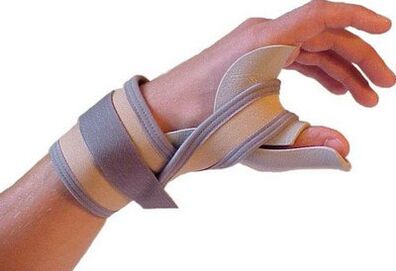 Fixation du traitement de la main en raison d'une blessure